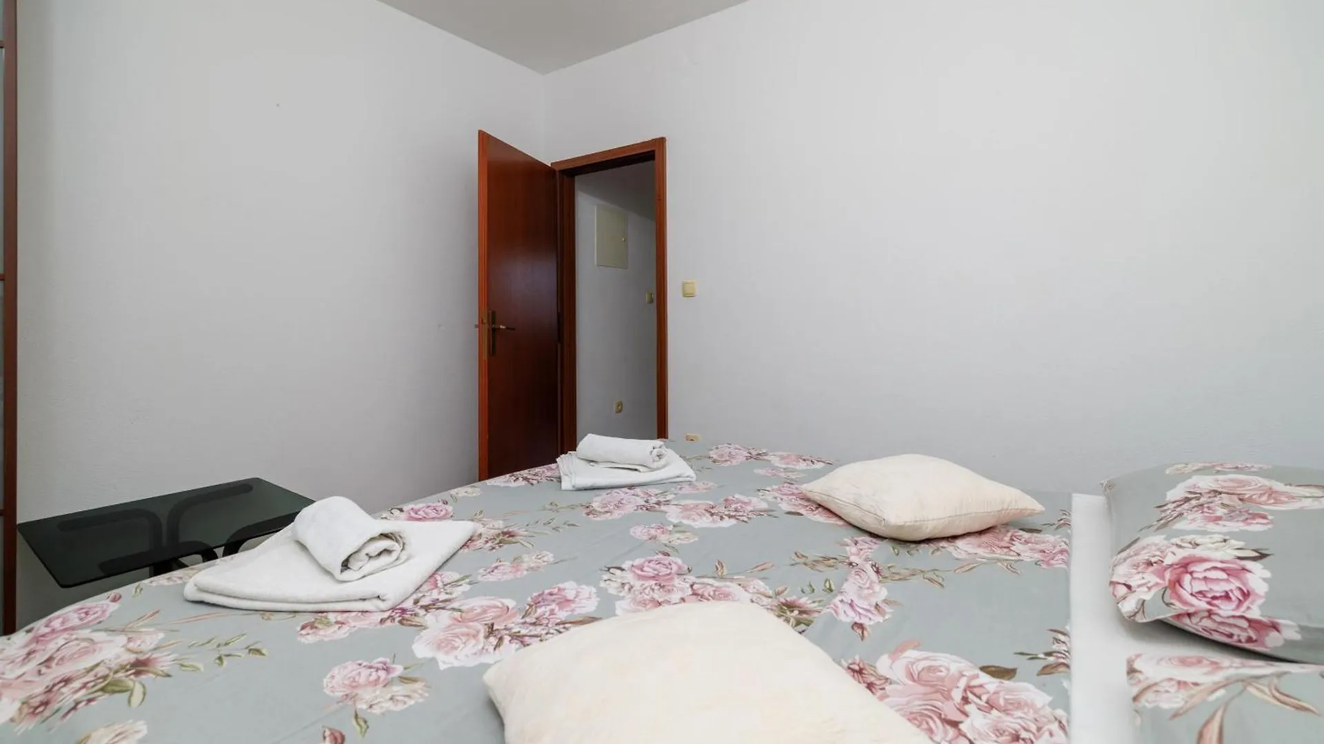 Apartments Snjezana Novi Vinodolski 0*,